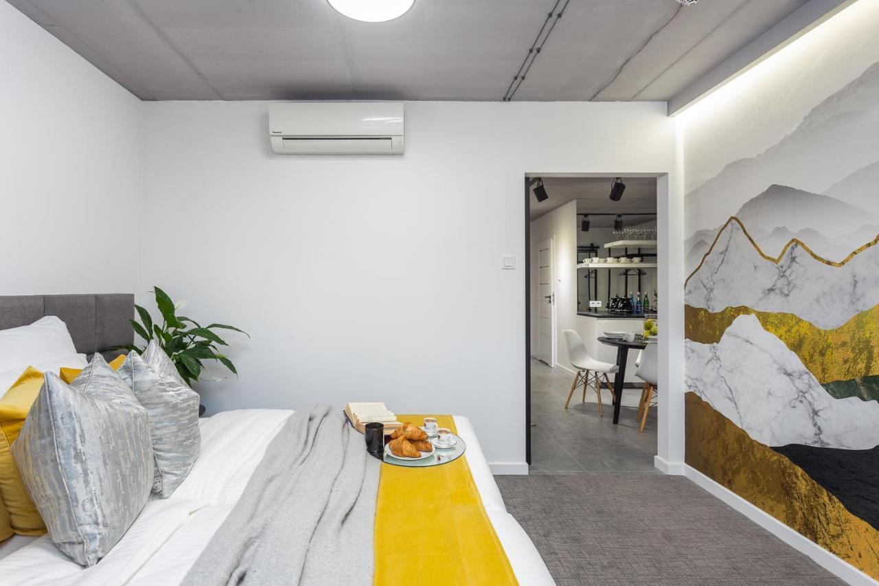 Family Center Apartments Krakow Bagian luar foto