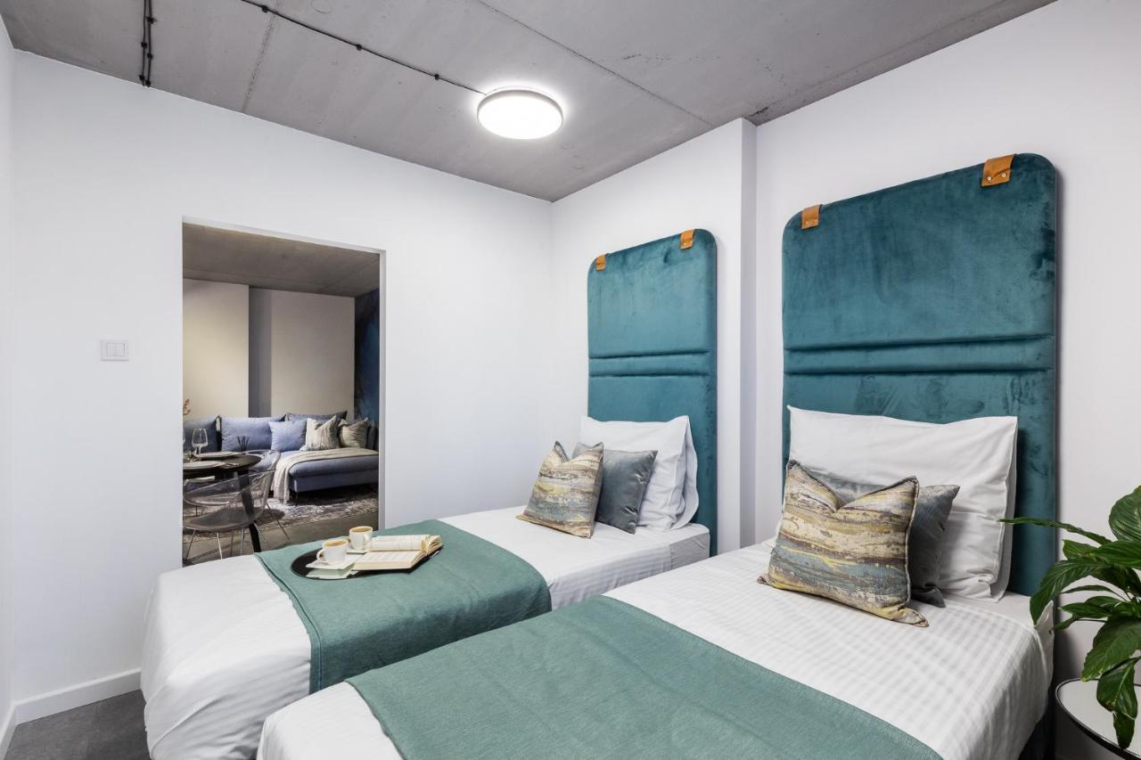 Family Center Apartments Krakow Bagian luar foto