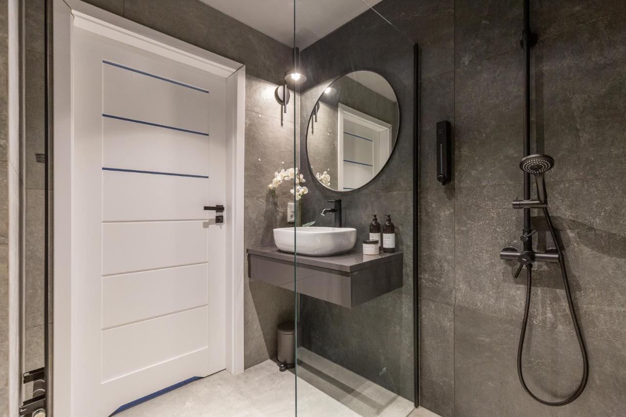 Family Center Apartments Krakow Bagian luar foto