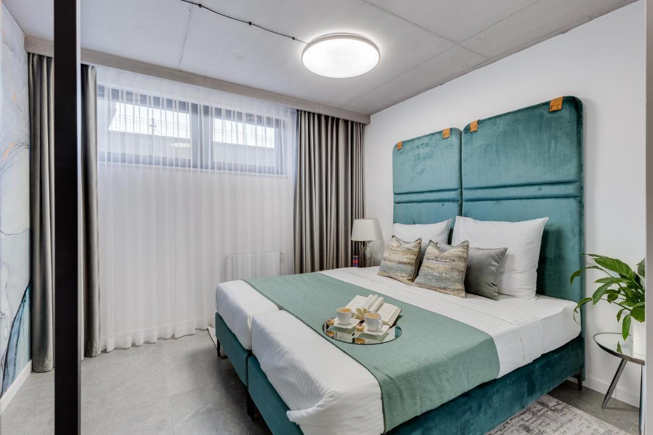 Family Center Apartments Krakow Bagian luar foto