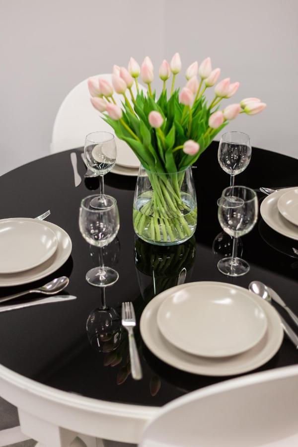 Family Center Apartments Krakow Bagian luar foto